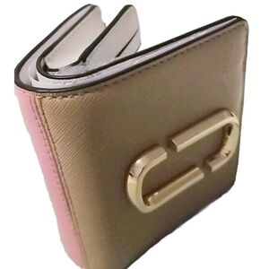 NEW Marc Jacob's Snapshot women's Beige/pink color compact wallet/ Card Holder.